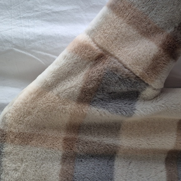 AMOLI  Plaid Teddy Jacket Polyester Plush Faux Fur Size S Great Condition - Picture 10 of 15